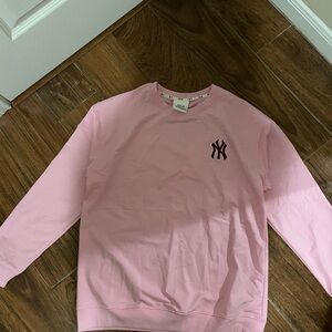 Men's Pink NY Logo Crewneck Sweater - Brand Not Visible